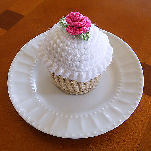 Vanilla Cupcake Pincushion